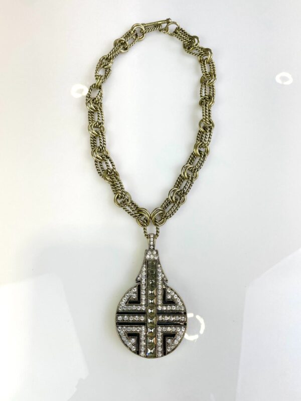 WOW! DOUBLE SIDED INLAY & RHINESTONE ENCRUSTED CHINESE SYMBOL PENDANT, HEAVY TWISTED DOUBLE LINK CHAIN