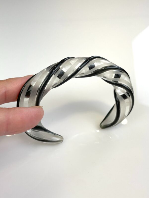 COOL! MODERNIST HAND BLOWN SWIRLED BENT FROSTED GLASS CUFF BRACELET