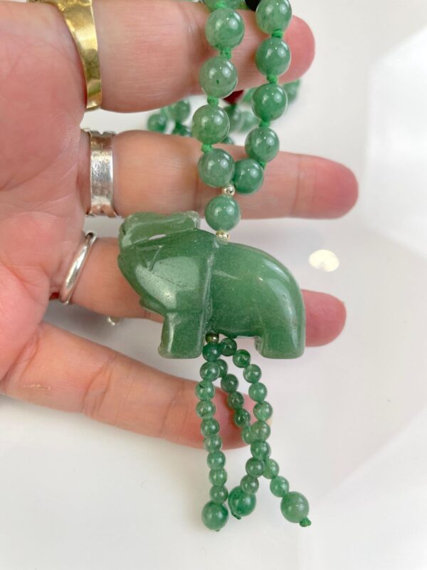 TUMBLED JADE BEADED NECKLACE CARVED ELEPHANT PENDANT