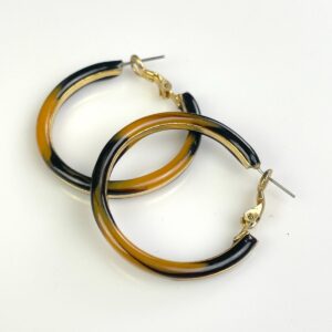 Photo detail:CUTE TORTOISE HOOP EARRINGS GOLD OUTER STRIPE