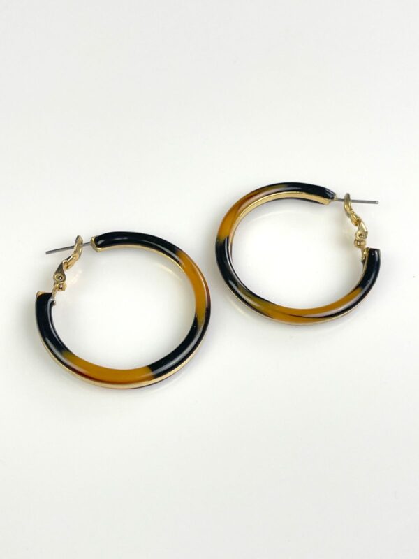 CUTE TORTOISE HOOP EARRINGS GOLD OUTER STRIPE