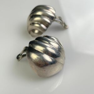 Photo detail:1980S 925 MEXICAN SILVER ORGANIC SHAPED CLIP EARRINGS *STAMPED