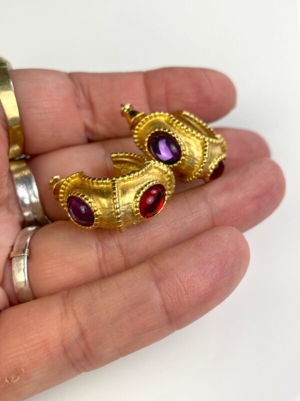 CUTE 1980S VERMEIL GOLD HOOP EARRINGS, COLORED JEWELS *SIGNED K.J.L.