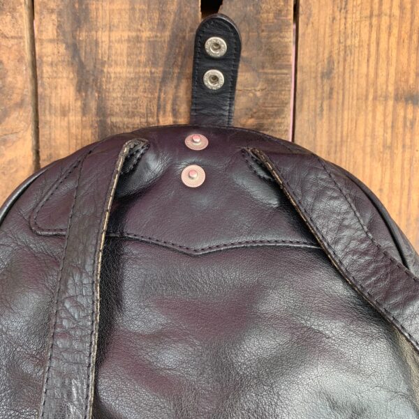 SUPER CUTE! 1990S POLISHED LEATHER ESPRIT BACKPACK TOP SNAP CLOSURE