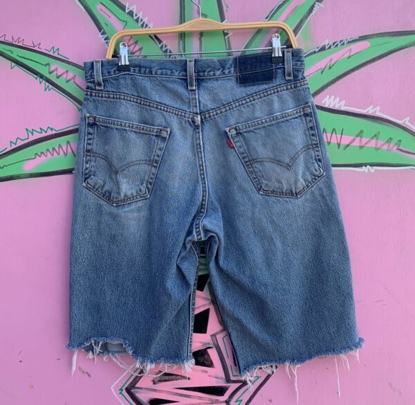 LEVIS 550 DISTRESSED DENIM CUT-OFF JORTS SHORTS FRAYED HEM