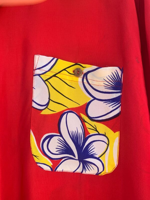 BRIGHT TROPICAL FLORAL & HULA GIRL PRINT SHORT SLEEVE BUTTON UP SILK HAWAIIAN SHIRT