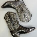 WOW! STUNNING! POINTED TOE, CROC EMBOSSED, SCALLOPED SHAFT DECORATIVE COWBOY BOOTS
