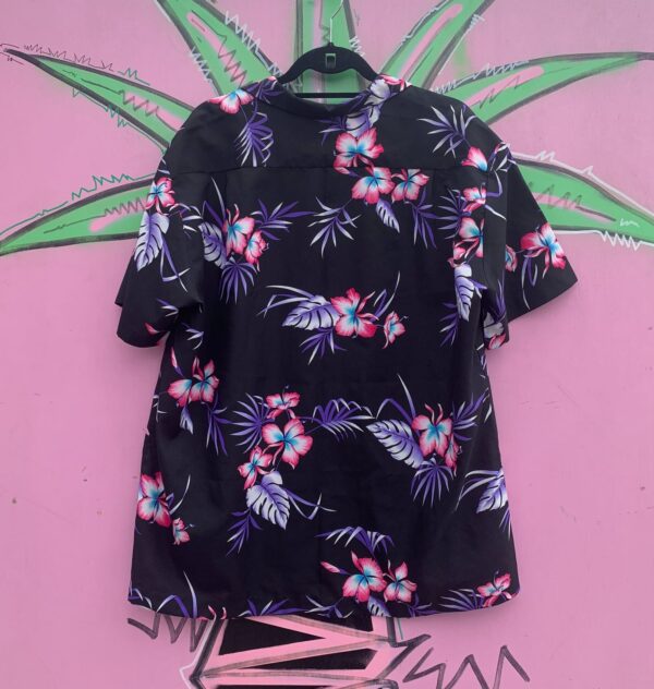 RARE! BLACK! 1970S-80S SILKY NYLON HAWAIIAN SHIRT BRIGHT PRINT!