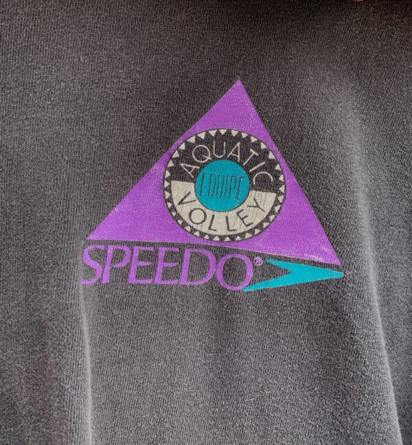 PERFECTLY FADED SPEEDO AQUATIC VOLLEY EQUIPE GRAPHIC T SHIRT SINGLE STITCH