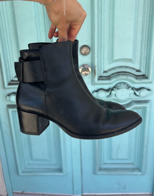 KILLER! LEATHER POINTED TOE FOLDED BUCKLE BOOTIES