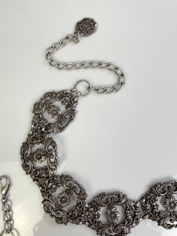 ANTIQUE SILVER ORNATE MEDALLION CHAIN BELT