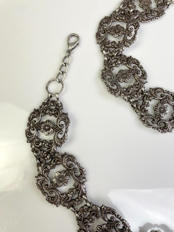ANTIQUE SILVER ORNATE MEDALLION CHAIN BELT