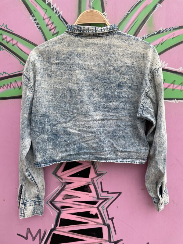 *AS-IS* 1980S CROPPED ACID WASH LIGHT WEIGHT DENIM JACKET, ZIPPER DETAILS