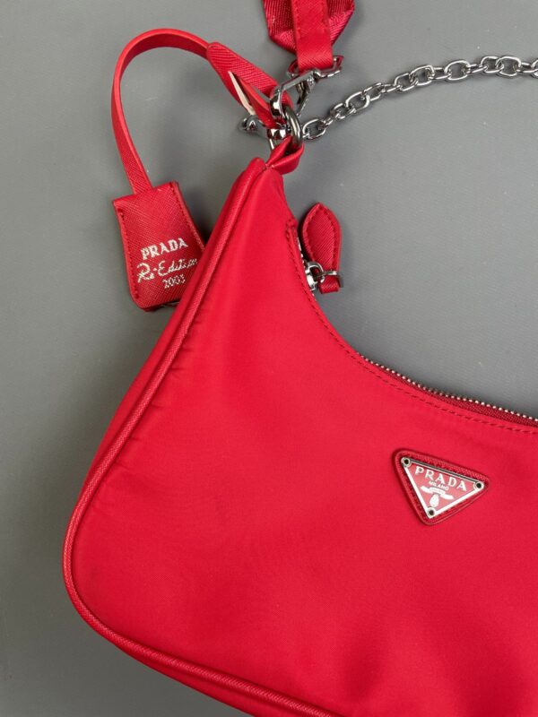 CUTE! RE-EDITION 2005 RE-NYLON SHOULDER BAG ATTACHED MINI ZIPPER POUCH CHAIN STRAP - FAUX