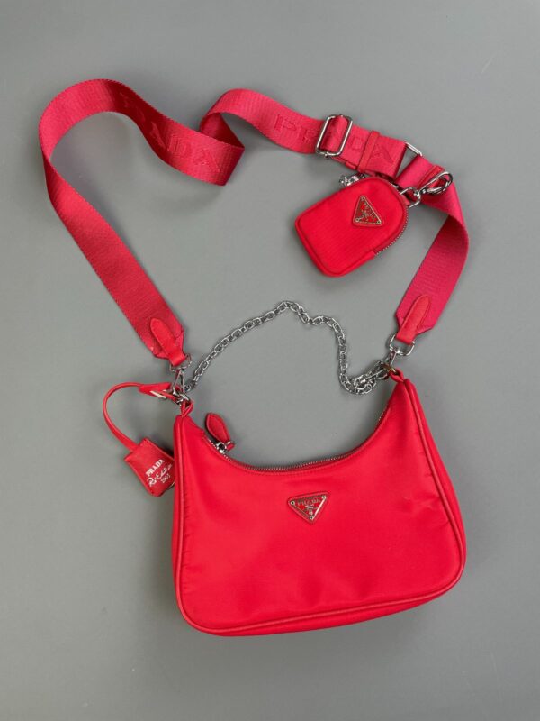 CUTE! RE-EDITION 2005 RE-NYLON SHOULDER BAG ATTACHED MINI ZIPPER POUCH CHAIN STRAP - FAUX