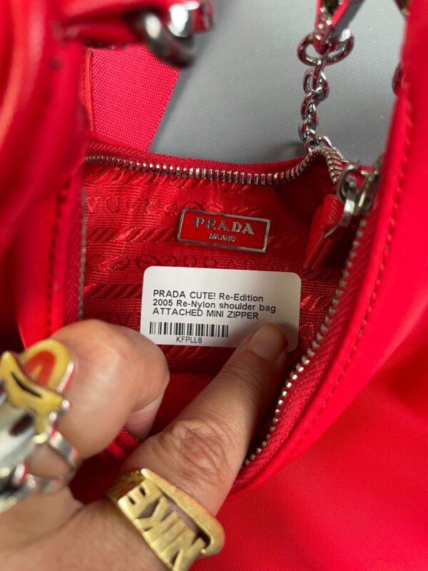 CUTE! RE-EDITION 2005 RE-NYLON SHOULDER BAG ATTACHED MINI ZIPPER POUCH CHAIN STRAP - FAUX