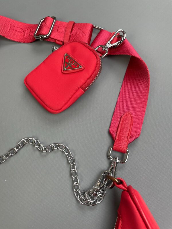 CUTE! RE-EDITION 2005 RE-NYLON SHOULDER BAG ATTACHED MINI ZIPPER POUCH CHAIN STRAP - FAUX