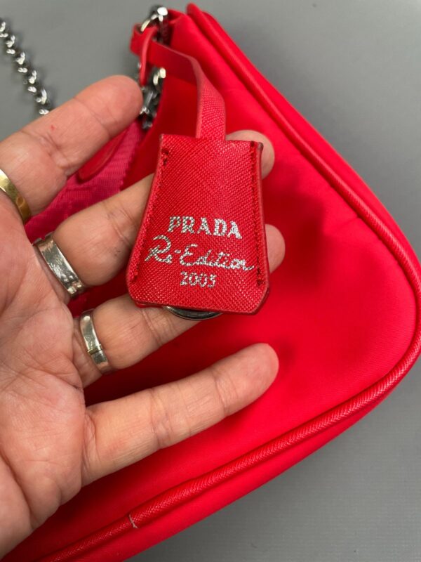 CUTE! RE-EDITION 2005 RE-NYLON SHOULDER BAG ATTACHED MINI ZIPPER POUCH CHAIN STRAP - FAUX