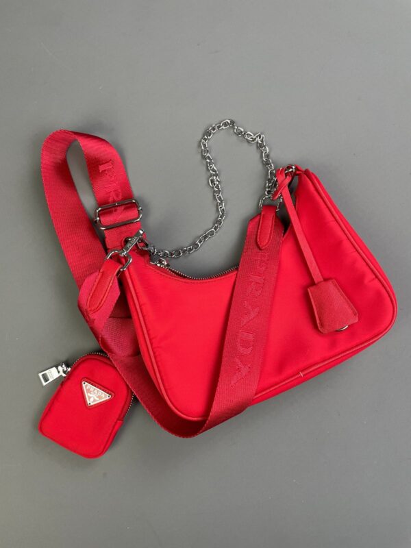 CUTE! RE-EDITION 2005 RE-NYLON SHOULDER BAG ATTACHED MINI ZIPPER POUCH CHAIN STRAP - FAUX