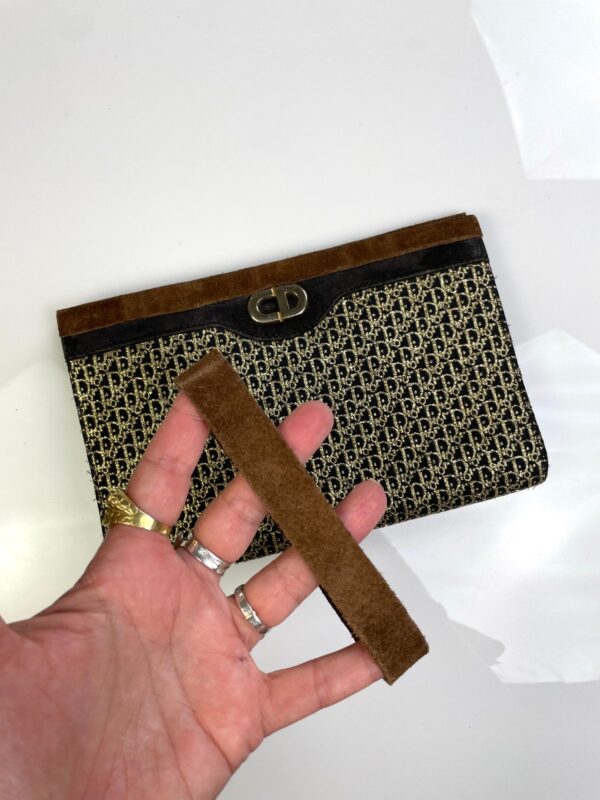 RETRO SUEDE & GOLD LUREX JACQUARD MONOGRAM CLUTCH W/ LEATHER INTERIOR & REMOVABLE SUEDE BAND - MADE IN MEXICO