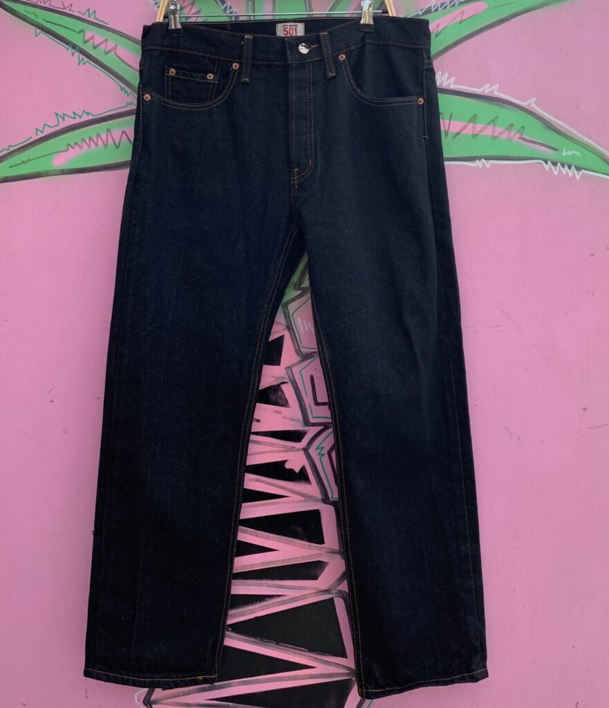 LEVIS 501 DARK DENIM JEANS W/ CONTRAST STITCH 36X30