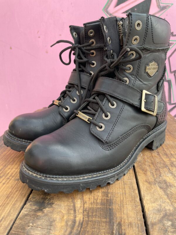 HARLEY DAVIDSON BIKER BOOTS W/ BUCKLE AND SIZE ZIPPER