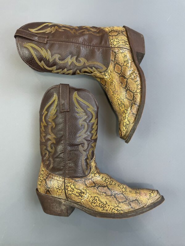 CLASSIC 2-TONE WESTERN MONTY FAUX SNAKESKIN POINTED TOE COWBOY BOOTS WITH BRASS TOE CAP