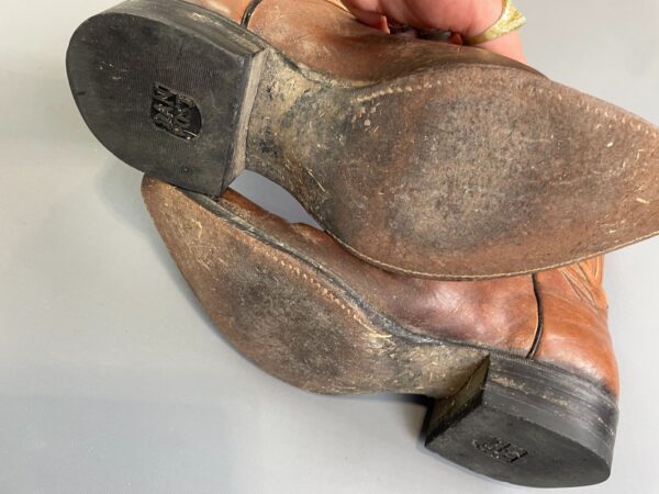 KILLER! MADE IN SPAIN!! STITCHED LEATHER POINTED TOE COWBOY BOOTS