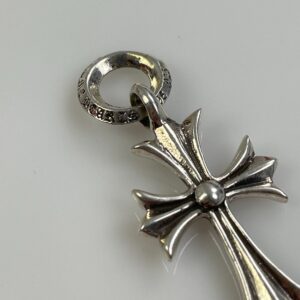 Photo detail:925 STERLING SILVER CHROME HEARTS CROSS WITH ENGRAVED LOOP BAIL