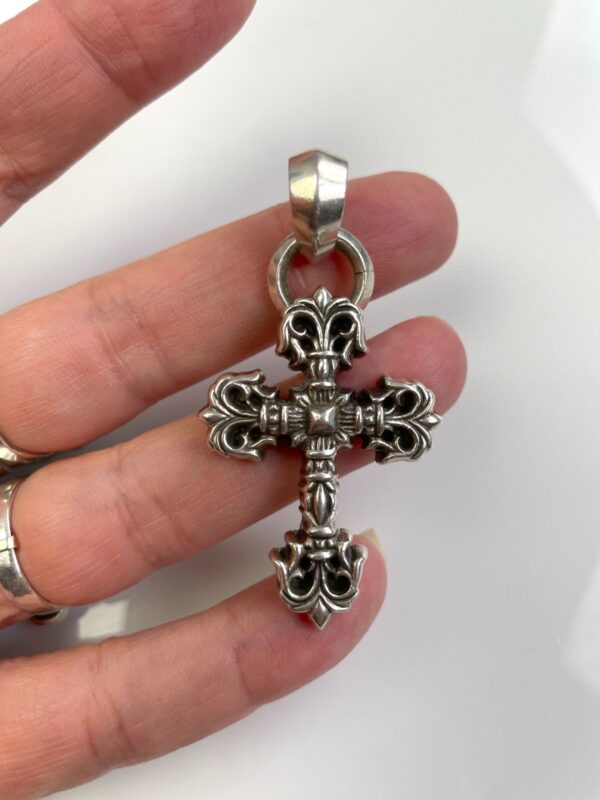 ORNATE FLEUR DE LYS FILIGREE CROSS 925 STERLING SILVER WITH BAIL