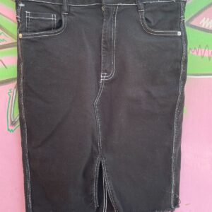 Photo detail:BLACK STRETCH PENCIL SKIRT, CONTRAST STITCHING