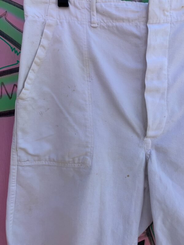 *AS-IS* RAD! 1960S RETRO DISTRESSED WHITE COTTON CUT OFF WORKWEAR SHORTS LONGER CUT