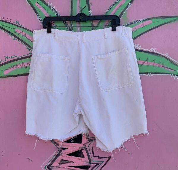 *AS-IS* RAD! 1960S RETRO DISTRESSED WHITE COTTON CUT OFF WORKWEAR SHORTS LONGER CUT