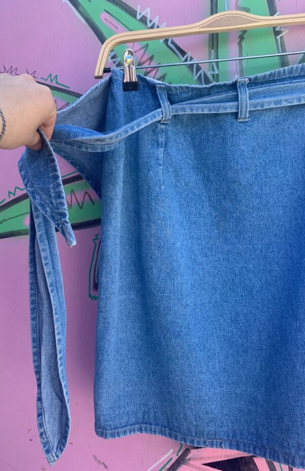 1990S MEDIUM WASH DENIM WRAP SKIRT