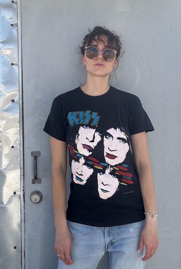 KISS ASYLUM 1985-86 WORLD TOUR BAND FACES 100% COTTON GRAPHIC T-SHIRT