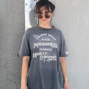 Photo detail:*AS-IS* HARLEY DAVIDSON I KNOW WHAT MADE MILWAUKEE FAMOUS 100% COTTON MADE IN USA SINGLE STITCH GRAPHIC T-SHIRT