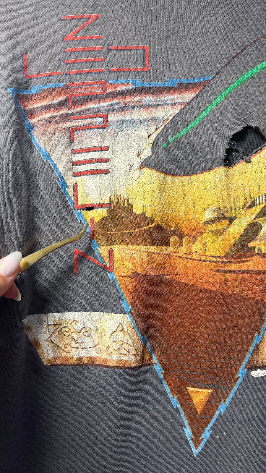 HANES 100% COTTON 1988 LED ZEPPELIN FUTURISTIC BLIMP FOUR SYMBOLS 1988 SINGLE STITCH GRAPHIC T-SHIRT - PERFECTLY FADED in GRAY