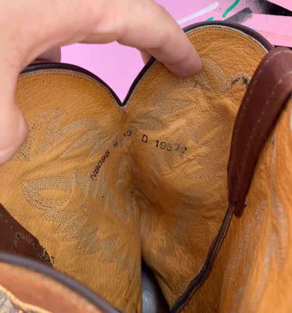 SNIP TOE TWO TONE LEATHER STITCH PANEL COWBOY BOOTS