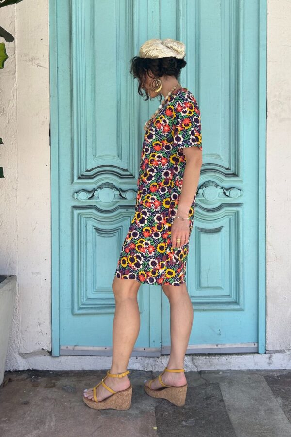 SO CUTE!!! 1960S FUNKY FLORAL PRINT SHORT SLEEVE SHIFT DRESS, TALON ZIPPER
