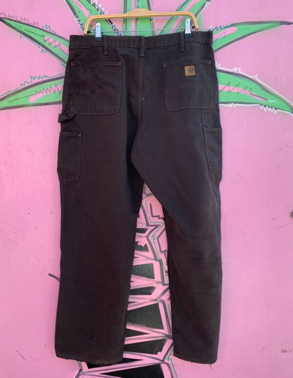 NICE! PERFECTLY DISTRESSED ESPRESSO BROWN CARHARTT WORKWEAR PANTS