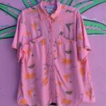SO COOL! 1980S FUNKY PRINT SHORT SLEEVE BUTTON DOWN RAYON SHIRT, ANGLED POCKETS