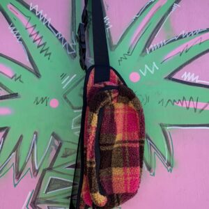 Photo detail:CUTE FUZZY PLAID FLEECE FANNY PACK