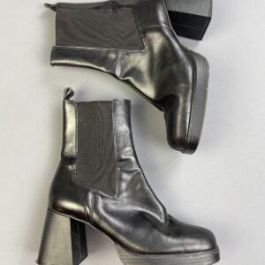 Photo detail:SUPER RAD! MADE IN SPAIN! GEOMETRIC CHUNKY HEEL SQUARE TOE LEATHER BOOTIES MIDDLE SEAM DETAIL
