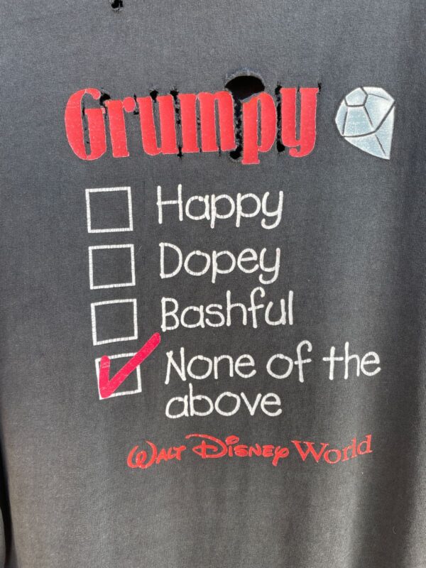 THRASHED FADED DISNEY GRUMPY SNOW WHITE 7 DWARFS  T-SHIRT