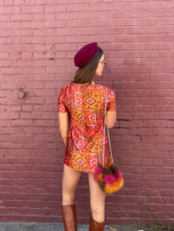 SO FREAKIN CUTE! SLINKY 1960S AZTEC PRINT SHORT SLEEVE MINI DRESS