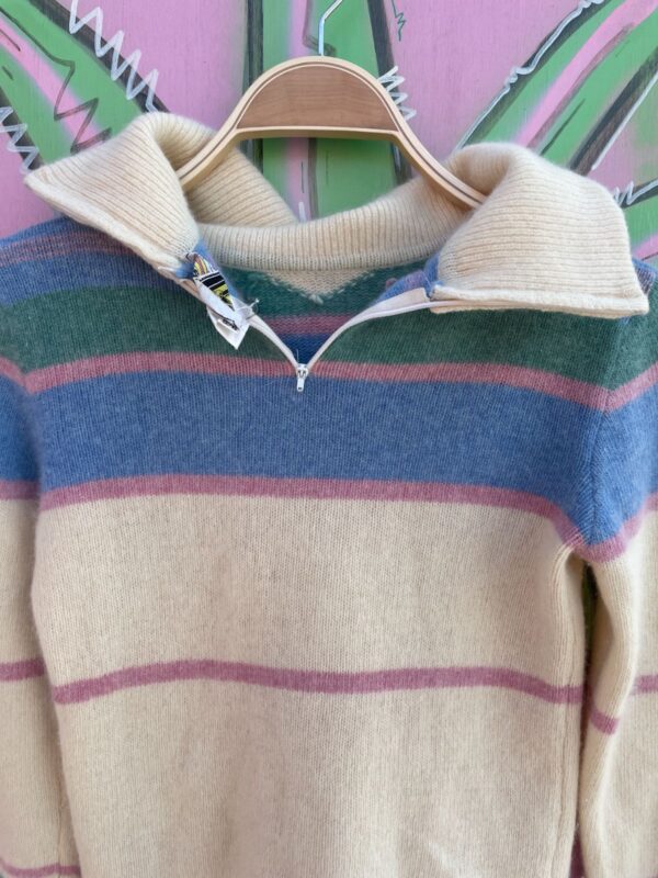 ADORABLE! 1970S-80S MADE IN HONG KONG PASTEL FUZZY LAMBSWOOL & ANGORA BLEND SWEATER, QUARTER ZIP
