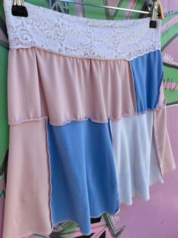 CUTE! Y2K PATCHWORK EXPOSED SEAMS LACE TRIM MINI SKIRT - MUSHROOM PATCH