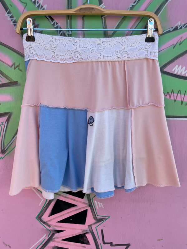 CUTE! Y2K PATCHWORK EXPOSED SEAMS LACE TRIM MINI SKIRT - MUSHROOM PATCH