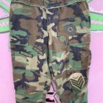 CUTE! Y2K REWORKED CAMO PATCHED DRAWSTRING CAPRI PANTS