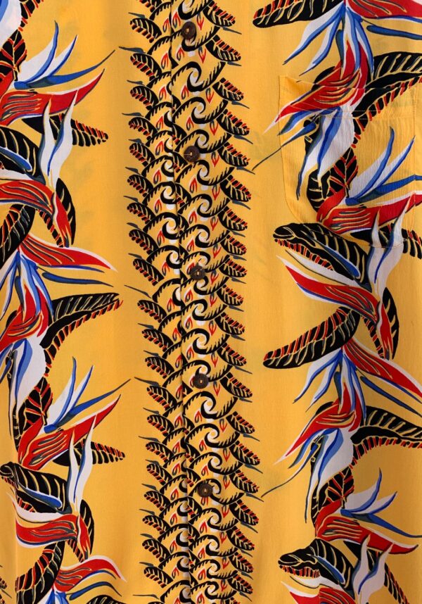 STUNNING! 100% SILK BOLD RETRO BIRDS OF PARADISE PRINT HAWAIIAN SHIRT, COCONUT BUTTONS